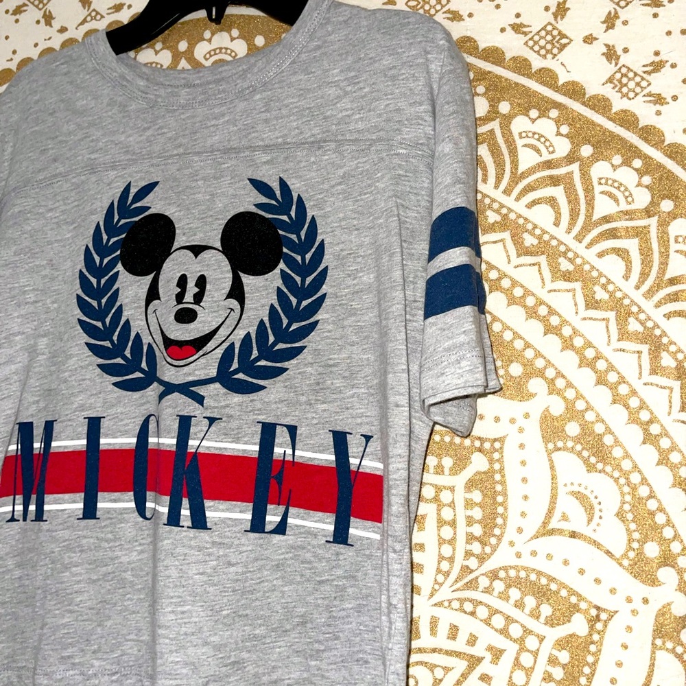 “DISNEY” MICKEY MOUSE GRAY CROPPED SHORT SLEEVED TOP, ONLY WORN TWICE, LADIES XS - Picture 3 of 6